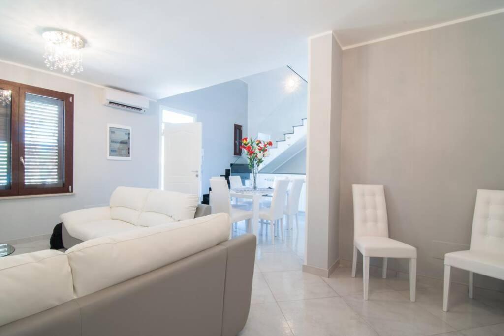 Hh Selection Emiro Villa Lascari Exterior foto